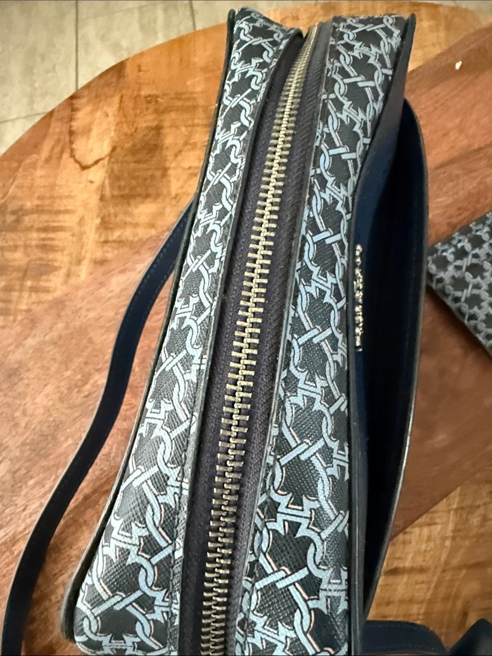 kate spade navy and light blue monogram crossbody with card case